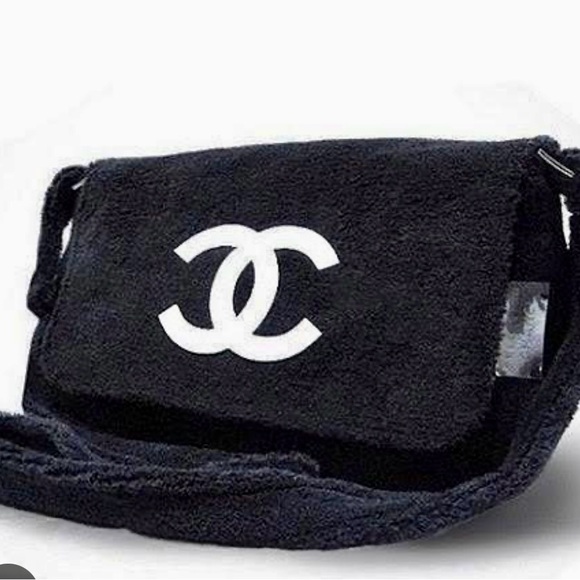 PRICE DROP 💥💥💥CHANEL Elegant Precision Crossbody Fuzzy Bag - Picture 6 of 13